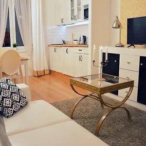 Gold Box Apartment